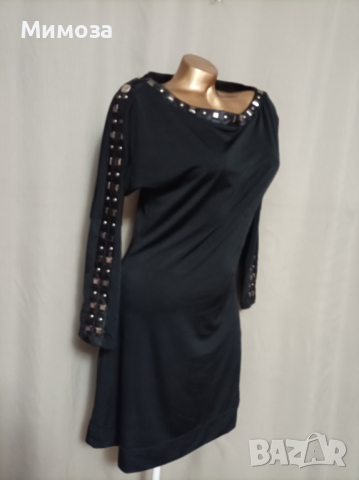M Черна елегантна еластична рокля с капси, снимка 2 - Рокли - 36525454