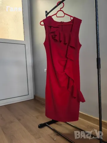 Червена къса рокля