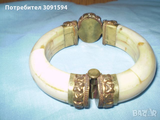 Ретро Гривна От Кост С Месингов Обков, снимка 3 - Гривни - 35595504