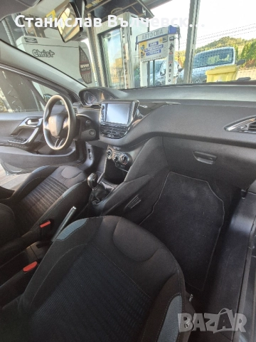 Peugeot 208, снимка 6 - Автомобили и джипове - 51505722