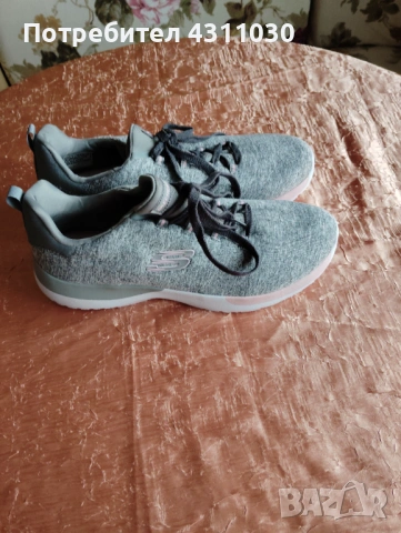 Нови маратонки Skechers 42 номер, снимка 3 - Маратонки - 53354500