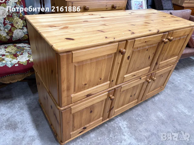 Масивен шкаф с вратички, снимка 3 - Секции и витрини - 56010858