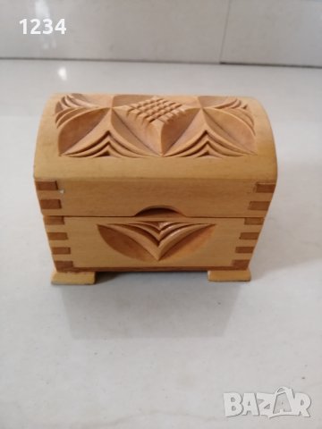 Дървена кутия 8 х 5.5 h 4.5 cm. , снимка 1 - Други стоки за дома - 37418516
