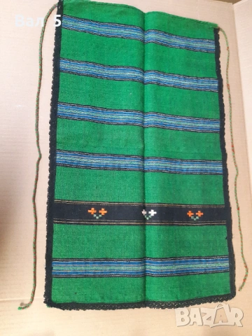 Автентична тъкана вълнена престилка , носия