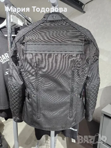Дамското мото яке Triumph, размер XS, снимка 4 - Аксесоари и консумативи - 56179810