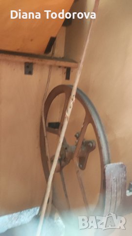 Продавам руска шевна машина шкаф, снимка 7 - Други стоки за дома - 37841906