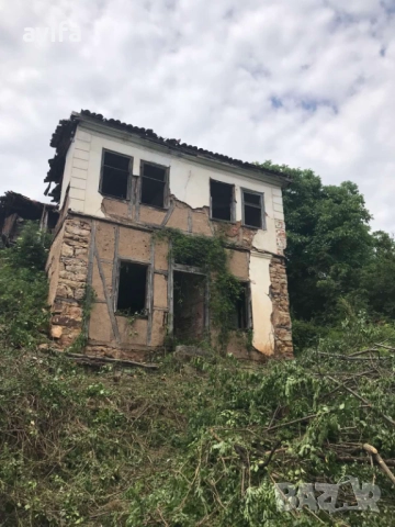 Парцел със стара къща в село Байлово