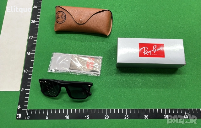 очила с черен обикновен калъф и Ув защита ray ban 