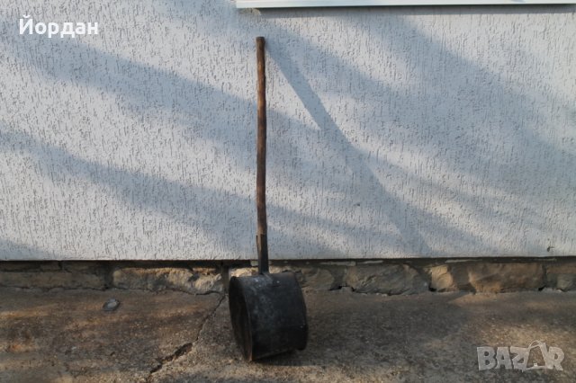 Примитивен уред за печене на пуканки 