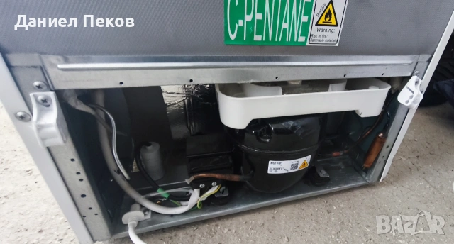 Комбиниран хладилник с долен фризер AMICA, снимка 5 - Хладилници - 54043739