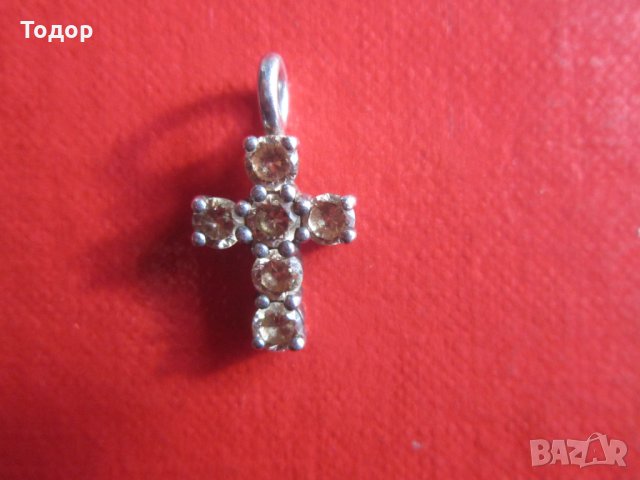 Невероятен сребърен кръст висулка медальон с камъни 925, снимка 5 - Колиета, медальони, синджири - 35101615