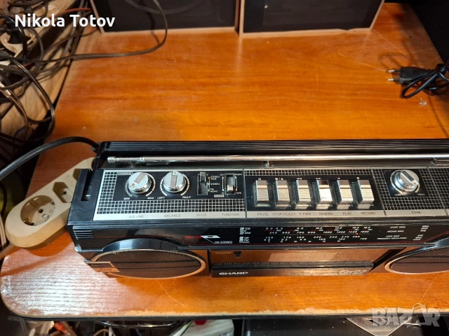 Продава се касетофон Sharp QT27H (BK). , снимка 2 - Радиокасетофони, транзистори - 53294121