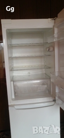 Хладилник Whirlpool WBE3111A+W, снимка 3 - Хладилници - 54020124