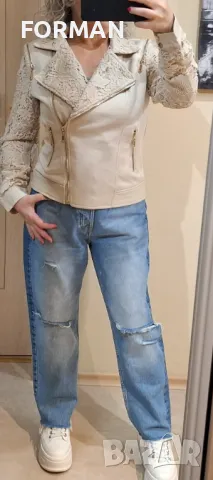 СТРАХОТНО светлобежово яке с дантела по ръкавите , снимка 1