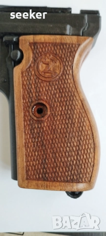 Орехови чирени (ръкохватка) за пистолет CZ 27