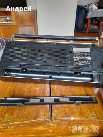 Стар Радиокасетофон Sharp QT-247Y, снимка 7 - Антикварни и старинни предмети - 54070601