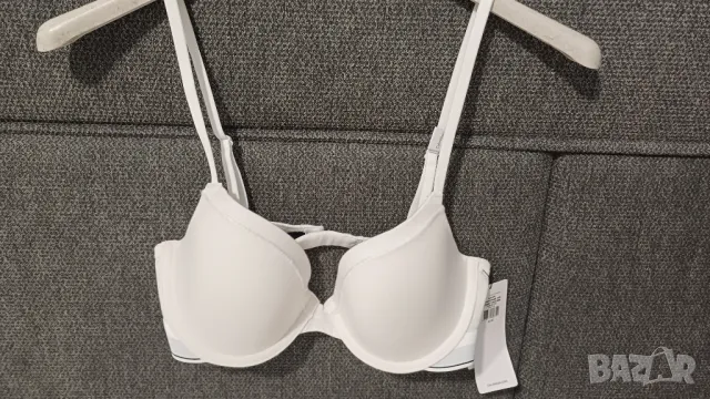 Calvin klein бял сутиен 70 С нов 
