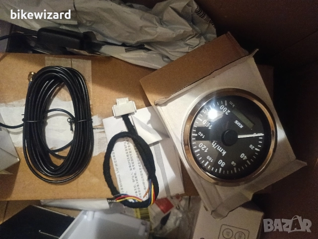 Водоустойчив GPS скоростомер, километраж 0-200 км/ч за кола и мотоциклет 85 мм НОВ, снимка 6 - Аксесоари и консумативи - 52697686