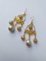 Прелестно нежни висящи обеци в стил Рококо с кристални перли и орнаментирана основа в цвят злато, снимка 6