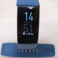Фитнес тракер Fitbit Charge 3 - пълен комплект, снимка 2 - Смарт часовници - 44672906