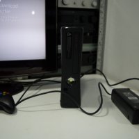 Xbox 360 Slim  в комплект с контролер и адаптор , снимка 3 - Xbox конзоли - 35147463