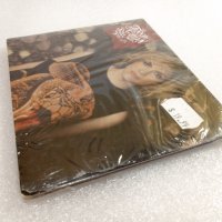 [НОВ] Queen Jenny - Small Town Misfits, снимка 6 - CD дискове - 42327495