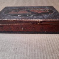 Стара дървена рисувана и пирографирана кутия, снимка 4 - Антикварни и старинни предмети - 37671532