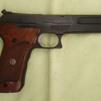 Smith & Wesson, Mod.422, cal. .22LR, снимка 2 - Бойно оръжие - 44650069