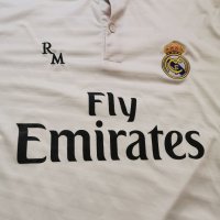 Футболна тениска на Real Madrid , снимка 2 - Спортни дрехи, екипи - 36748607