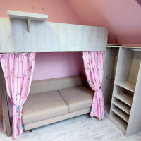 Двуетажно детско легло с гардероб+завеси.Единично+кът за игра или бюро, снимка 8 - Мебели за детската стая - 44674112