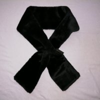 TCM дамски черен плюшен шал - подарък при покупка над 12 лв, снимка 1 - Шалове - 44341197