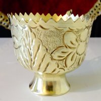 Арабски чаши от месинг,релефни цветя. , снимка 3 - Антикварни и старинни предмети - 40700950