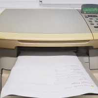 Hp ColorLaserJet CM1015MFP  цветен лазерен, снимка 8 - Принтери, копири, скенери - 44526553