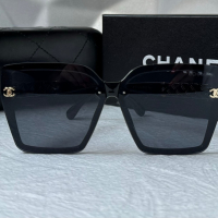 CH 2024 дамски слънчеви очила с лого, снимка 5 - Слънчеви и диоптрични очила - 44659303