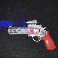 Светещ пистолет с лазер, снимка 3 - Музикални играчки - 30857894