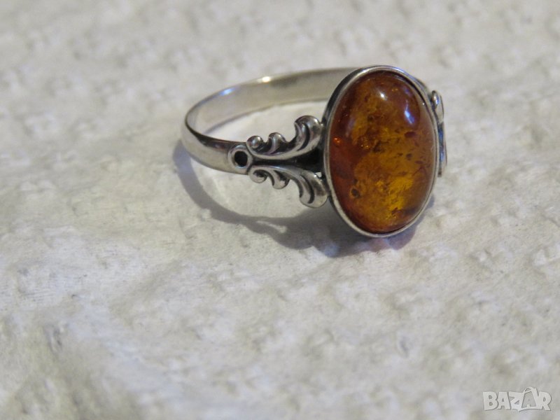 Стар красив дамски сребърен пръстен кехлибар  за успокоение, сила защита сребро, снимка 1