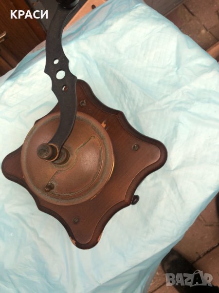 продавам старинна ръчна кафемелачка, снимка 1