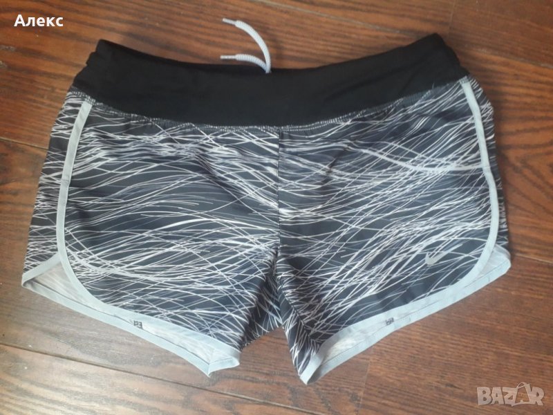 Nike дамски къси панталони, снимка 1