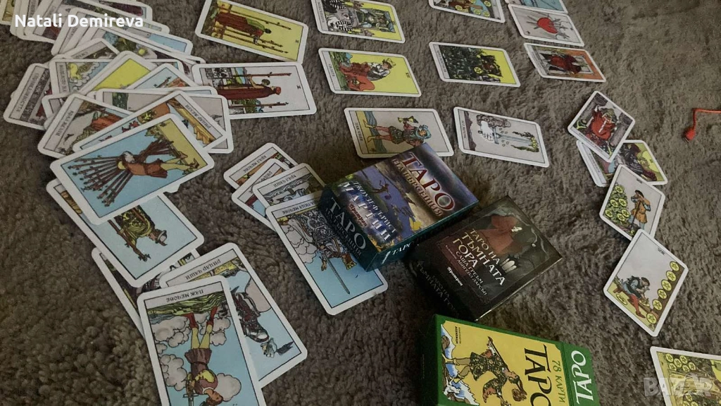 Гледане на Карти Таро , снимка 1