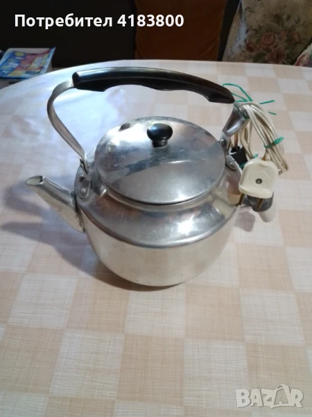 Продавам чайник електрически произведен в СССР., снимка 1