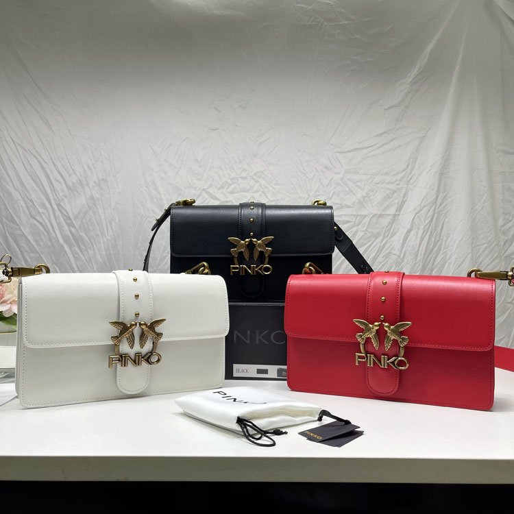 различни модели чанти Pinko в Чанти в гр. Хасково - ID24697292 — Bazar.bg