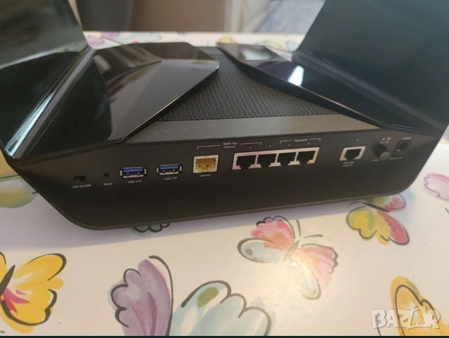 Безжичен рутер NETGEAR Nighthawk RAX200, AX11000, снимка 2 - Рутери - 53883109