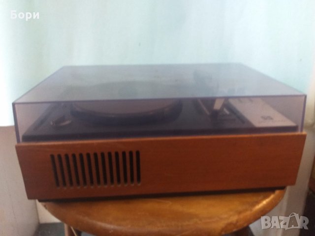 Грамофон АХАТ с усилвател