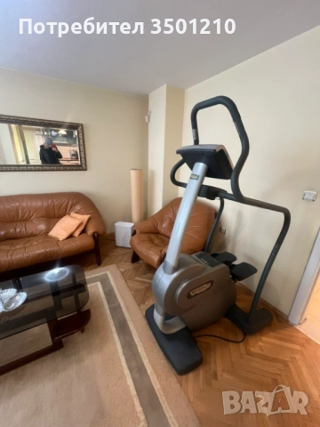 Technogym професионален stair climber / степер – фитнес клас, ТОП състояние, снимка 3 - Фитнес уреди - 54210355