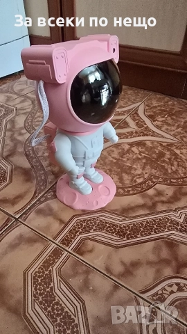  Космонафт със дистанционно , снимка 2 - Коли, камиони, мотори, писти - 51732149