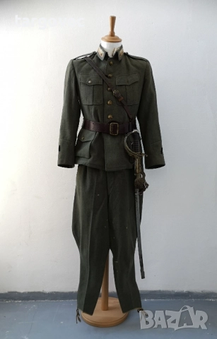 изкупувам военни униформи атрибути и части от тях