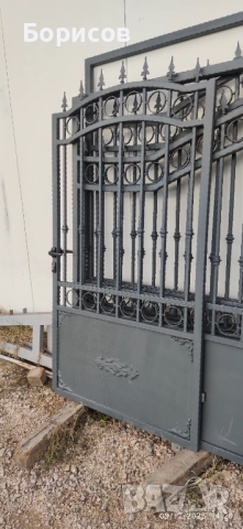 Продавам плъзгащи и входни врати 