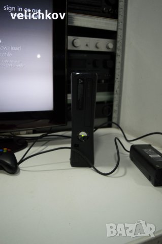 Xbox 360 Slim  в комплект с контролер и адаптор , снимка 3 - Xbox конзоли - 35147463