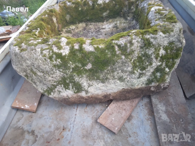 Каменно корито ръчно дялано 80х69х38 см, снимка 2 - Антикварни и старинни предмети - 54352117