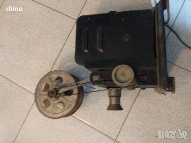 Прожекционен кино апарат, снимка 8 - Антикварни и старинни предмети - 39366010